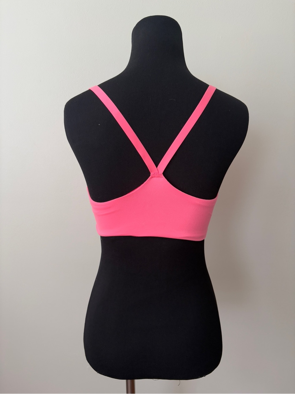 Victoria’s Secret Lightly Lined Wireless Plunge Bra 34DD - Picture 3 of 12